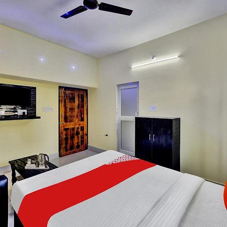 Hotel Oyo Flagship 81058 Royal Regalia Bhubaneswar Esterno foto