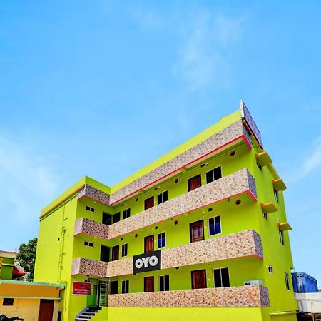 Hotel Oyo Flagship 81058 Royal Regalia Bhubaneswar Esterno foto