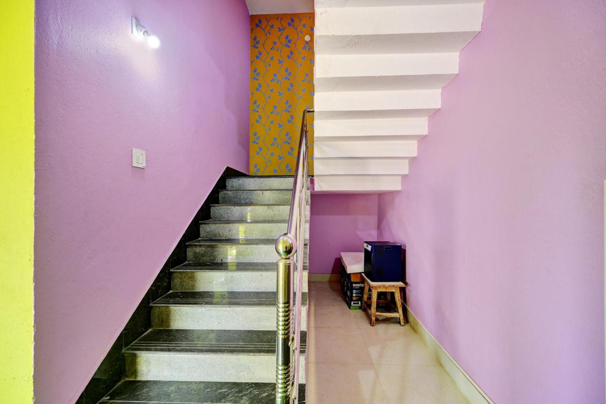Hotel Oyo Flagship 81058 Royal Regalia Bhubaneswar Esterno foto