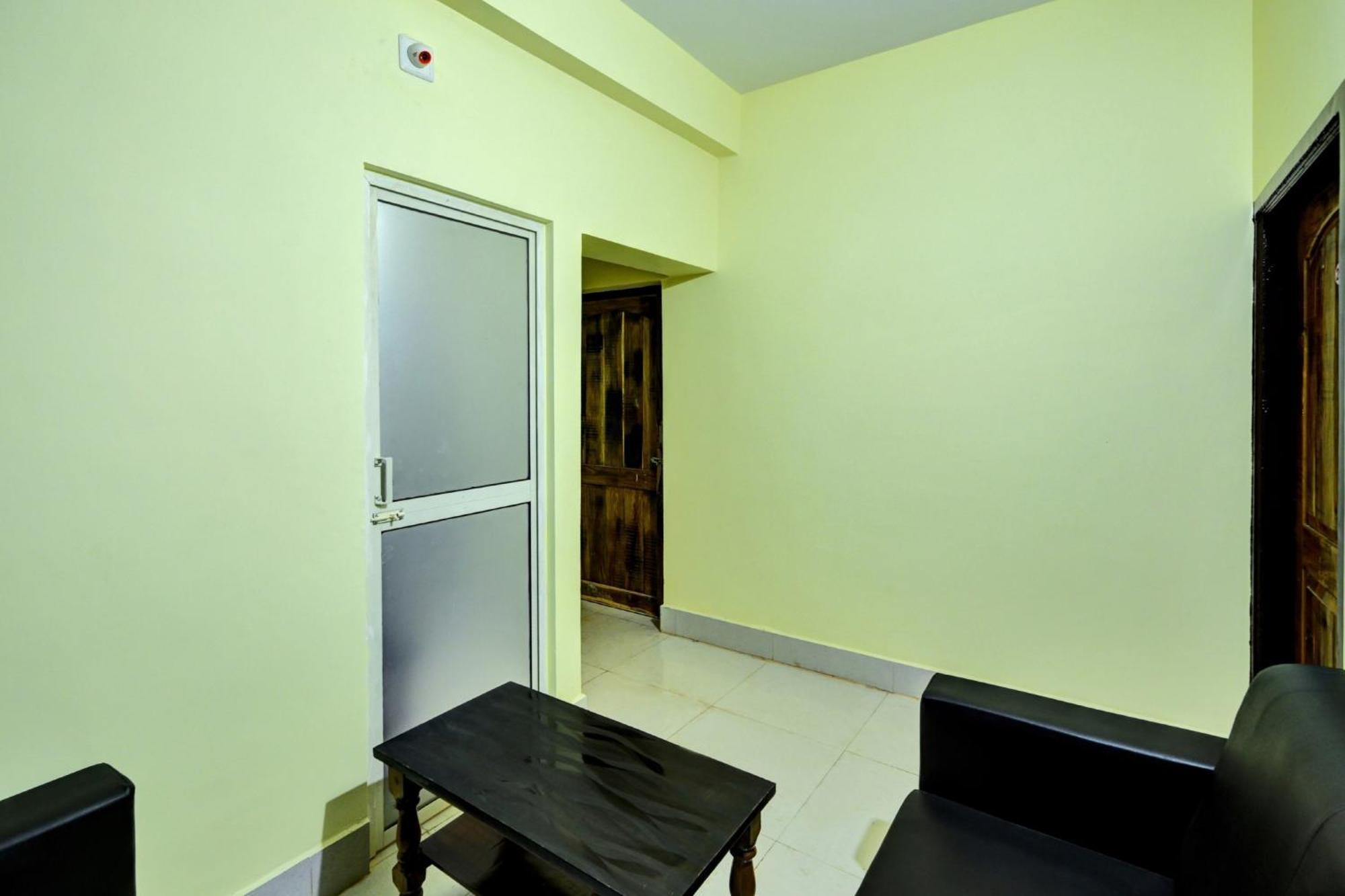 Hotel Oyo Flagship 81058 Royal Regalia Bhubaneswar Esterno foto