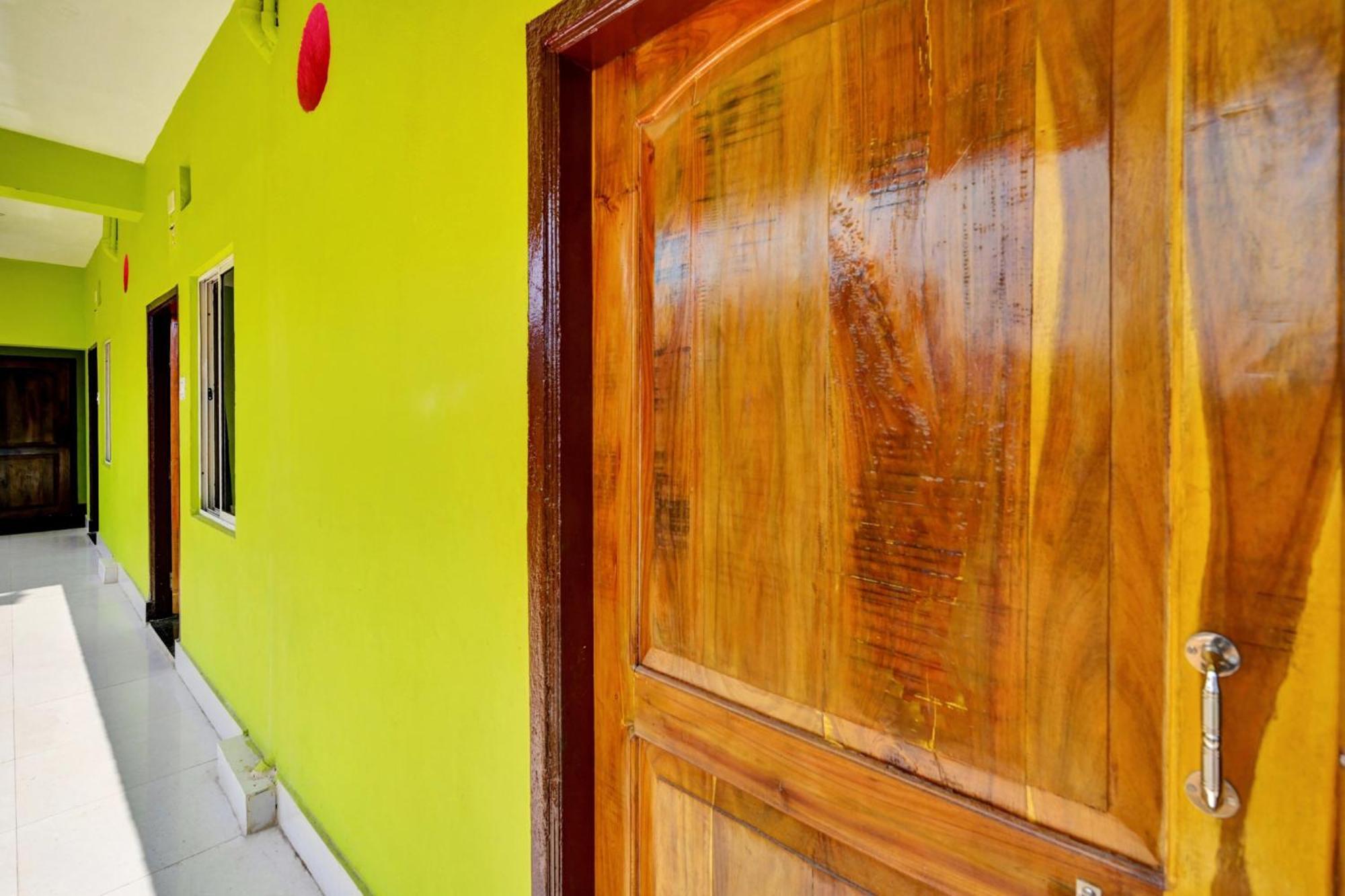 Hotel Oyo Flagship 81058 Royal Regalia Bhubaneswar Esterno foto