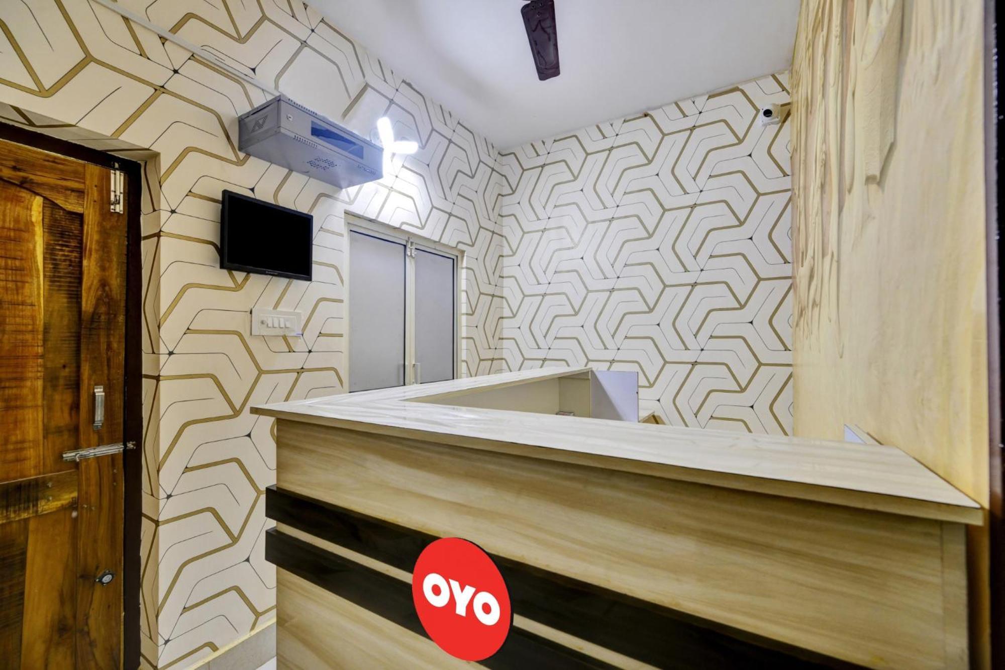 Hotel Oyo Flagship 81058 Royal Regalia Bhubaneswar Esterno foto