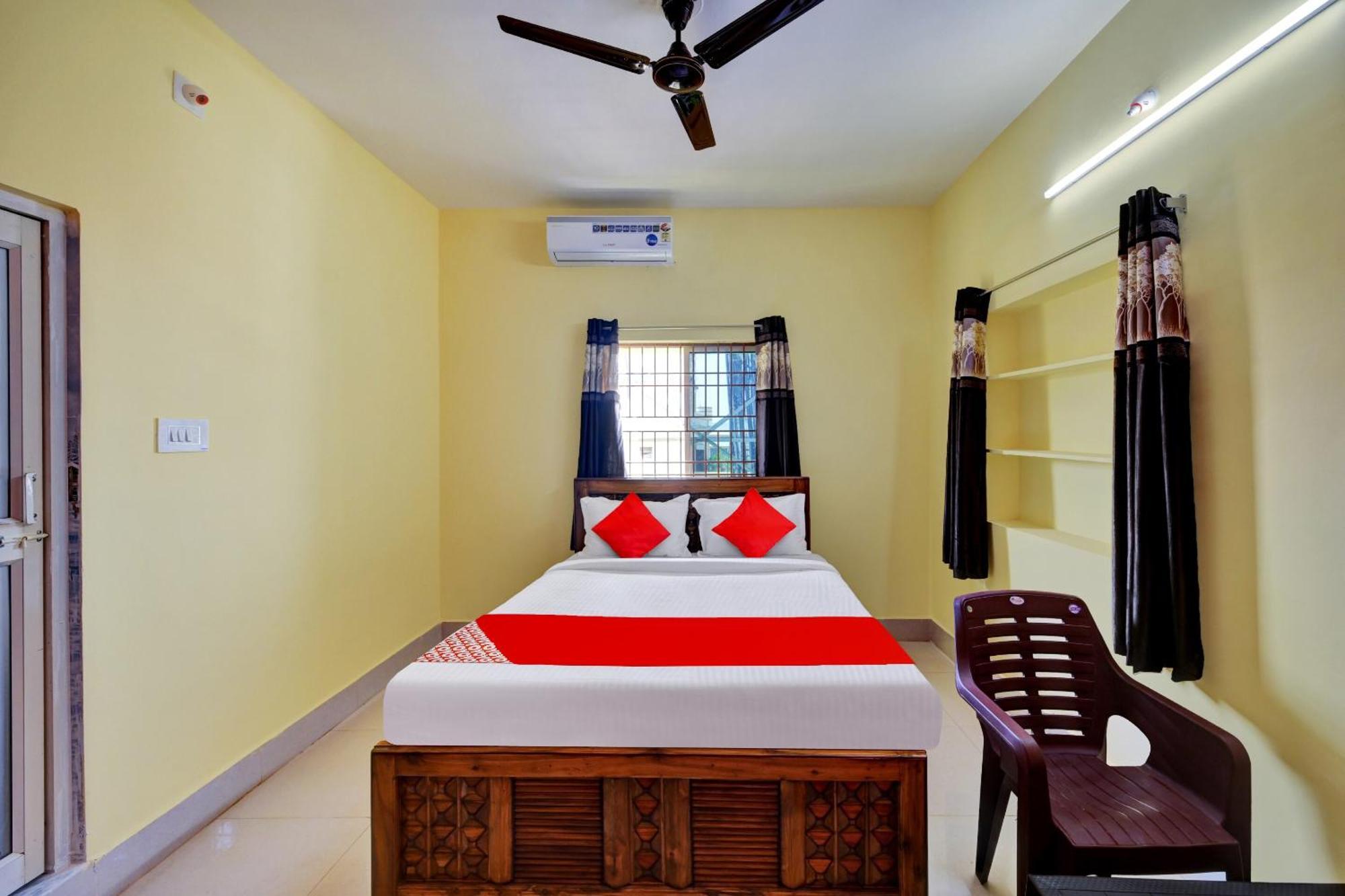 Hotel Oyo Flagship 81058 Royal Regalia Bhubaneswar Esterno foto