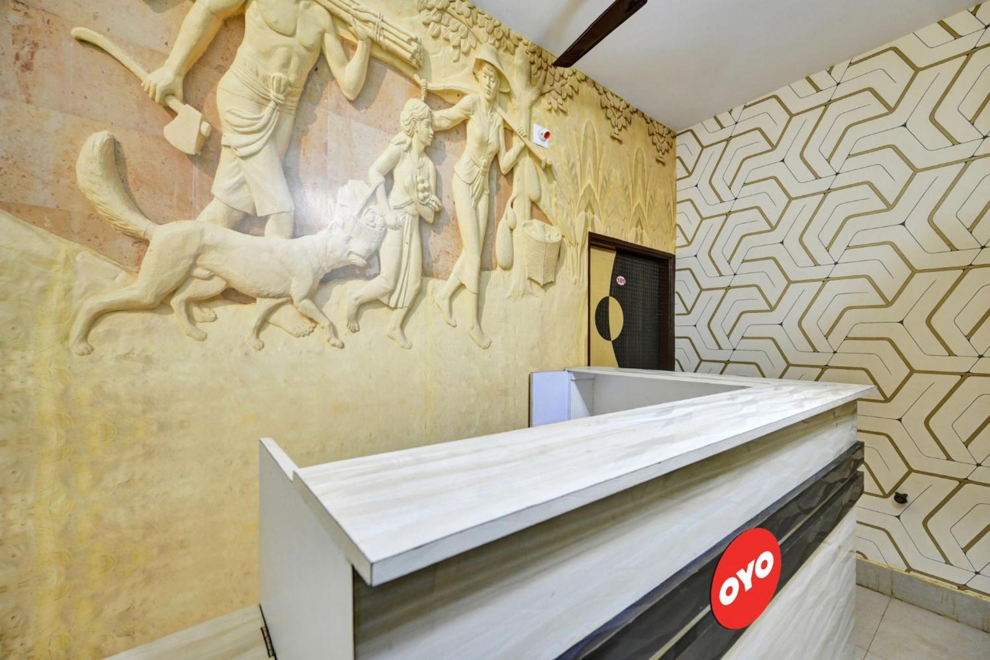 Hotel Oyo Flagship 81058 Royal Regalia Bhubaneswar Esterno foto